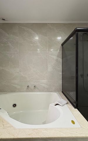 Casa para alugar com 260m², 4 quartos e 3 vagas Casa para alugar com 260m², 4 quartos e 3 vagasBanheiro Suíte