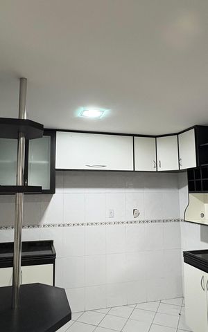 Casa para alugar com 260m², 4 quartos e 3 vagas Casa para alugar com 260m², 4 quartos e 3 vagasCozinha