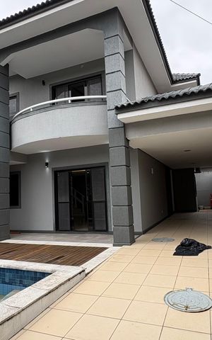 Casa para alugar com 260m², 4 quartos e 3 vagas Casa para alugar com 260m², 4 quartos e 3 vagasÁrea externa
