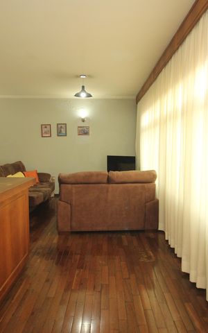 Casa à venda com 126m², 3 quartos e 2 vagasSala