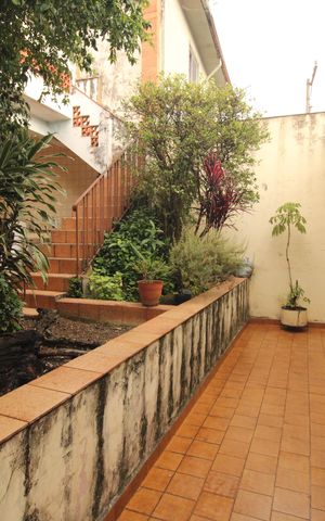 Casa à venda com 126m², 3 quartos e 2 vagasQuintal