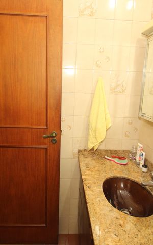 Casa à venda com 126m², 3 quartos e 2 vagasBanheiro da Suíte