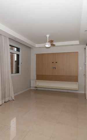 Apartamento à venda com 93m², 2 quartos e 1 vaga Apartamento à venda com 93m², 2 quartos e 1 vagaSala