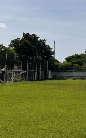 Apartamento à venda com 76m², 3 quartos e 2 vagas Apartamento à venda com 76m², 3 quartos e 2 vagasÁrea comum - Campo de Futebol