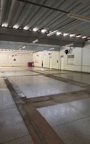 Apartamento à venda com 76m², 3 quartos e 2 vagas Apartamento à venda com 76m², 3 quartos e 2 vagasÁrea comum - Salão de festas