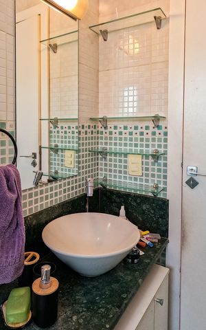 Apartamento à venda com 55m², 2 quartos e 1 vaga Apartamento à venda com 55m², 2 quartos e 1 vagaBanheiro