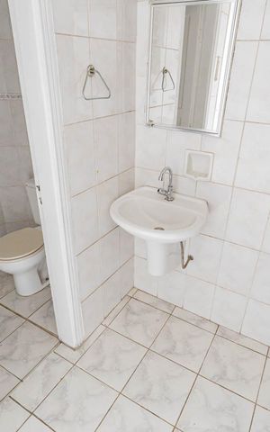 Casa à venda com 140m², 2 quartos e 1 vagaBanheiro de Serviço