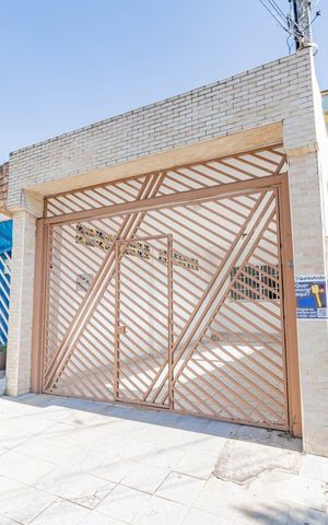Casa à venda com 140m², 2 quartos e 1 vagaFachada