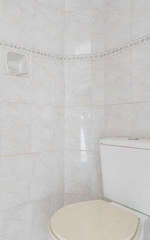 Casa à venda com 140m², 2 quartos e 1 vagaBanheiro de Serviço