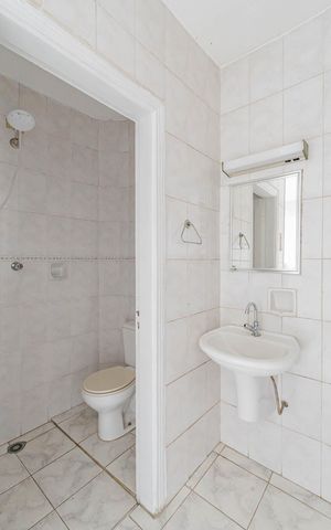 Casa à venda com 140m², 2 quartos e 1 vagaBanheiro de Serviço
