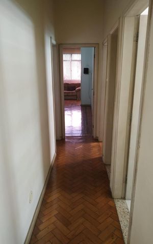 Casa à venda com 200m², 5 quartos e 3 vagas Casa à venda com 200m², 5 quartos e 3 vagasCorredor Casa 2