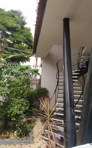 Casa à venda com 200m², 5 quartos e 3 vagas Casa à venda com 200m², 5 quartos e 3 vagasÁrea comum