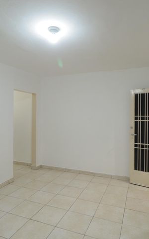 Casa à venda com 125m², 2 quartos e 2 vagasSala