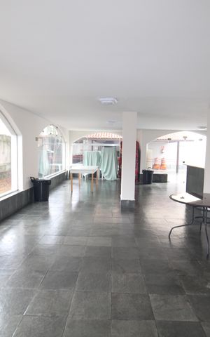 Apartamento à venda com 70m², 2 quartos e 1 vagaÁrea Comum