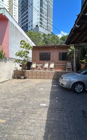 Casa para alugar com 90m², 4 quartos e 5 vagas Casa para alugar com 90m², 4 quartos e 5 vagasGaragem