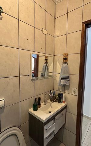 Casa para alugar com 90m², 4 quartos e 5 vagas Casa para alugar com 90m², 4 quartos e 5 vagasBanheiro 1