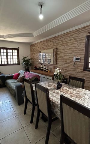 Casa para alugar com 90m², 4 quartos e 5 vagas Casa para alugar com 90m², 4 quartos e 5 vagasSala