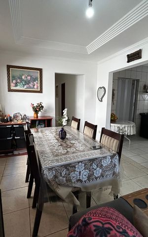 Casa para alugar com 90m², 4 quartos e 5 vagas Casa para alugar com 90m², 4 quartos e 5 vagasSala