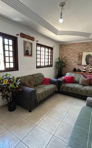Casa para alugar com 90m², 4 quartos e 5 vagas Casa para alugar com 90m², 4 quartos e 5 vagasSala