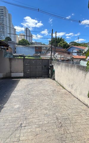 Casa para alugar com 90m², 4 quartos e 5 vagas Casa para alugar com 90m², 4 quartos e 5 vagasGaragem