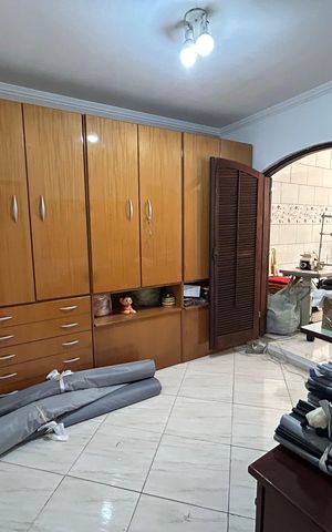Casa para alugar com 90m², 4 quartos e 5 vagas Casa para alugar com 90m², 4 quartos e 5 vagasQuarto 2