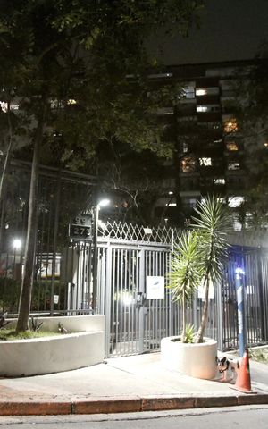 Apartamento para alugar com 71m², 2 quartos e 2 vagasFachada