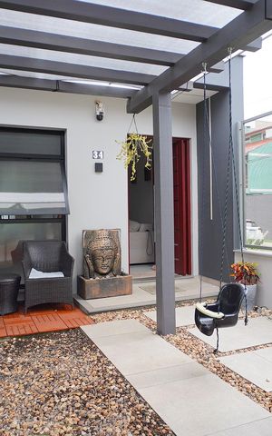 Casa de condomínio à venda com 129m², 3 quartos e 1 vagaGaragem