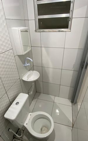 Casa para alugar com 33m², 2 quartos e sem vaga Casa para alugar com 33m², 2 quartos e sem vagaBanheiro Suíte