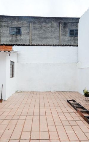 Casa à venda com 100m², 3 quartos e 2 vagas