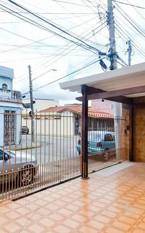 Casa à venda com 100m², 3 quartos e 2 vagas