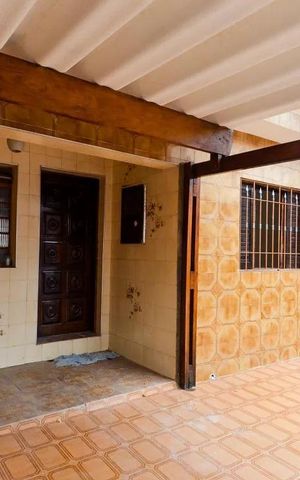 Casa à venda com 100m², 3 quartos e 2 vagas