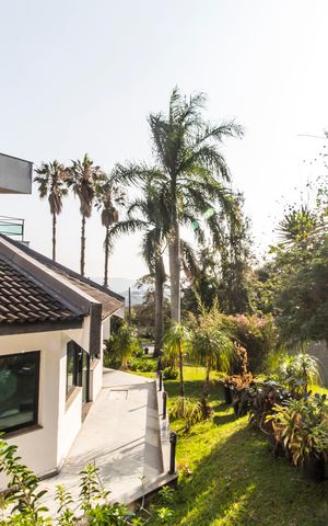 Casa de condomínio à venda com 800m², 4 quartos e 16 vagas Casa de condomínio à venda com 800m², 4 quartos e 16 vagasQuintal