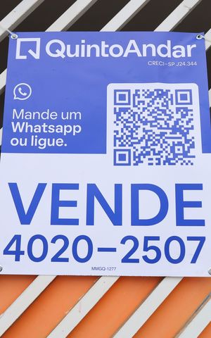 Casa à venda com 170m², 3 quartos e 2 vagasPlaca