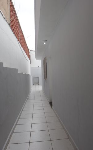 Casa à venda com 300m², 3 quartos e 3 vagasCorredor Lateral
