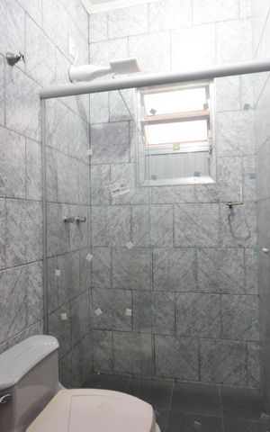 Casa à venda com 300m², 3 quartos e 3 vagasBanheiro da Suíte 2