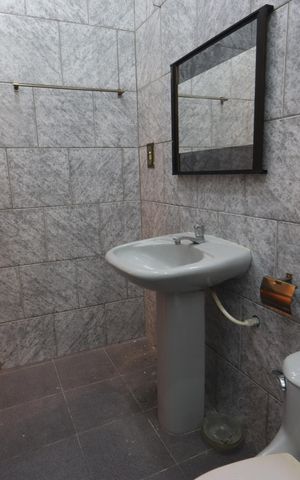 Casa à venda com 300m², 3 quartos e 3 vagasBanheiro da Suíte 2