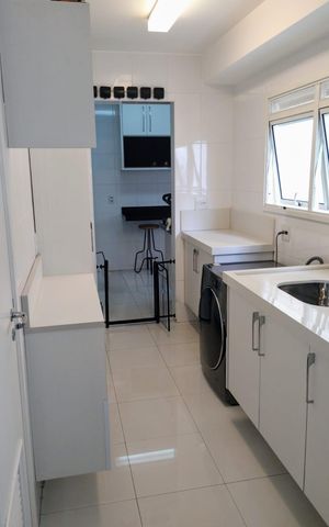 Apartamento à venda com 183m², 3 quartos e 3 vagas Apartamento à venda com 183m², 3 quartos e 3 vagasÁrea de Serviço