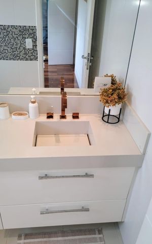 Apartamento à venda com 183m², 3 quartos e 3 vagas Apartamento à venda com 183m², 3 quartos e 3 vagasBanheiro 2