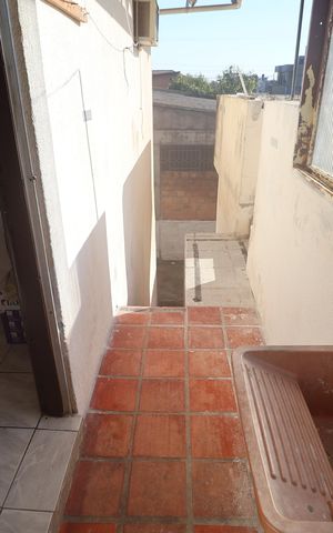 Casa para alugar com 90m², 2 quartos e 1 vagaÁrea de Serviço