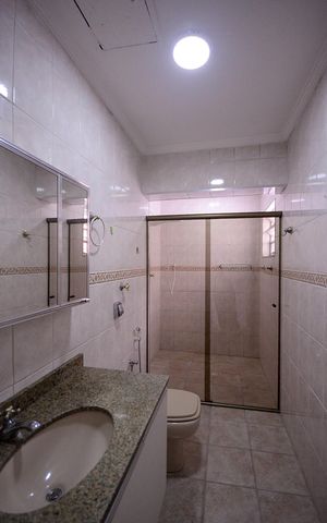 Casa à venda com 133m², 3 quartos e 2 vagasBanheiro da Suite