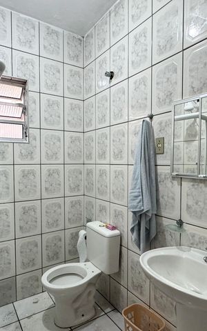 Casa à venda com 80m², 2 quartos e sem vaga Casa à venda com 80m², 2 quartos e sem vagaBanheiro Social