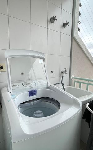 Casa à venda com 170m², 3 quartos e 6 vagas Casa à venda com 170m², 3 quartos e 6 vagasÁrea de Serviço