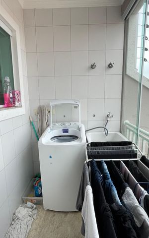 Casa à venda com 170m², 3 quartos e 6 vagas Casa à venda com 170m², 3 quartos e 6 vagasÁrea de Serviço