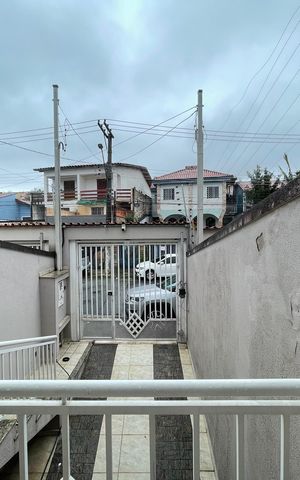 Casa à venda com 170m², 3 quartos e 6 vagas Casa à venda com 170m², 3 quartos e 6 vagasSala