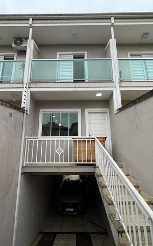 Casa à venda com 170m², 3 quartos e 6 vagas Casa à venda com 170m², 3 quartos e 6 vagasFachada