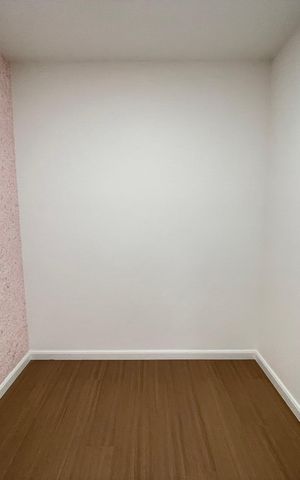 Casa à venda com 170m², 3 quartos e 6 vagas Casa à venda com 170m², 3 quartos e 6 vagasQuarto 2