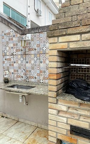 Casa à venda com 170m², 3 quartos e 6 vagas Casa à venda com 170m², 3 quartos e 6 vagasChurrasqueira