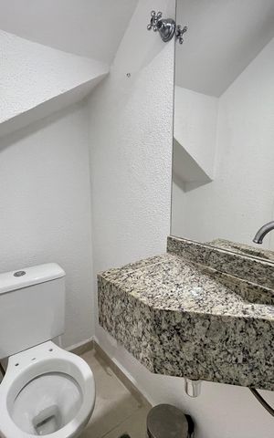 Casa à venda com 170m², 3 quartos e 6 vagas Casa à venda com 170m², 3 quartos e 6 vagasLavabo