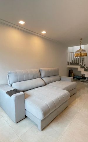 Casa à venda com 170m², 3 quartos e 6 vagas Casa à venda com 170m², 3 quartos e 6 vagasSala