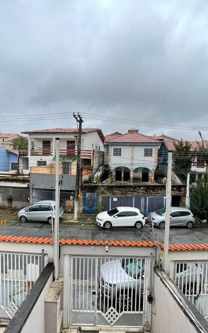 Casa à venda com 170m², 3 quartos e 6 vagas Casa à venda com 170m², 3 quartos e 6 vagasVista da varanda da suíte
